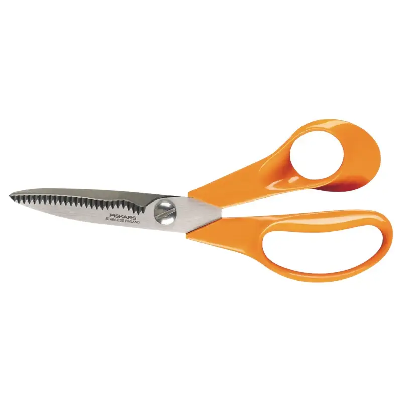 Rea Kökssax Fiskars 18 cm Classic med tandat blad